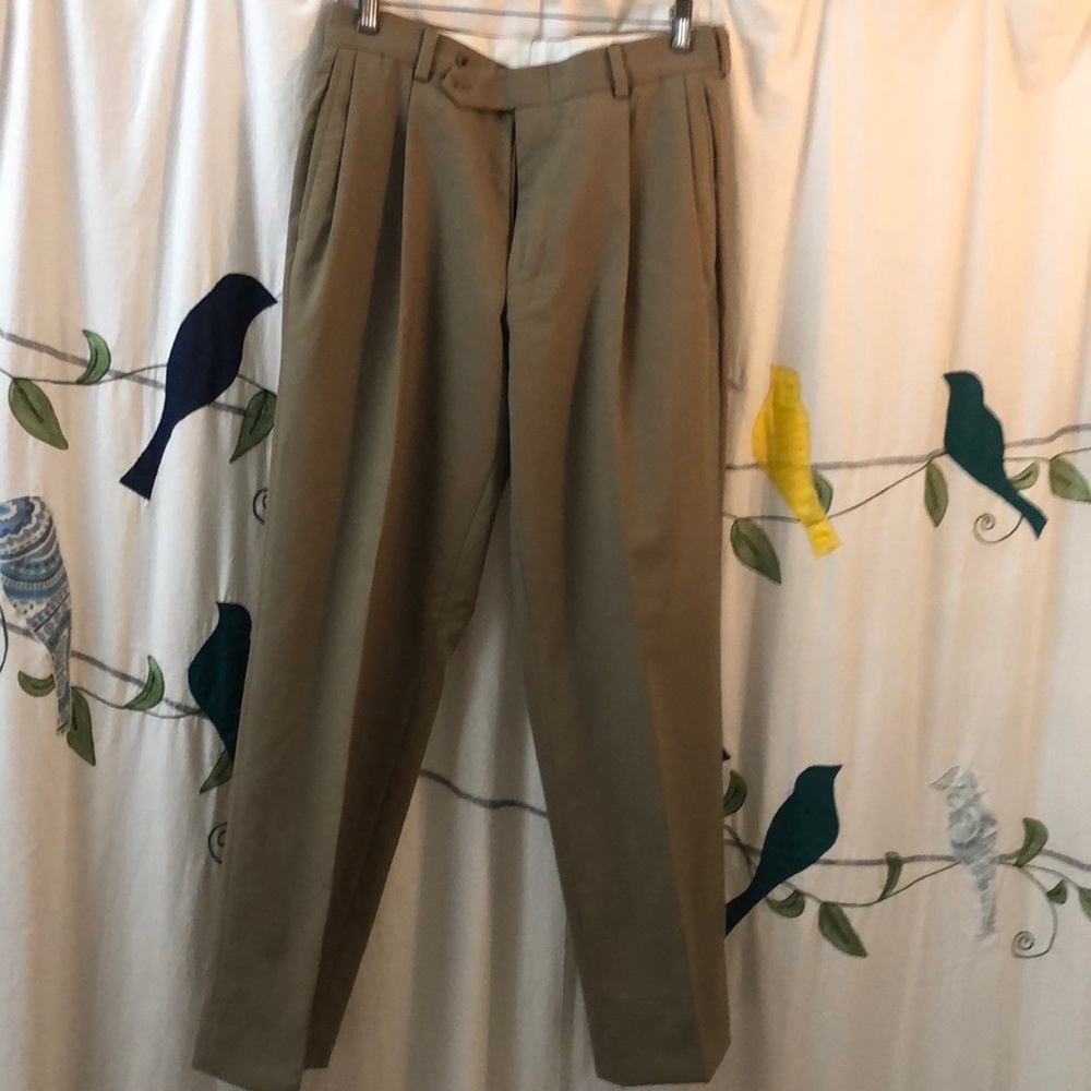 Men’s nautica light weight wool slacks.